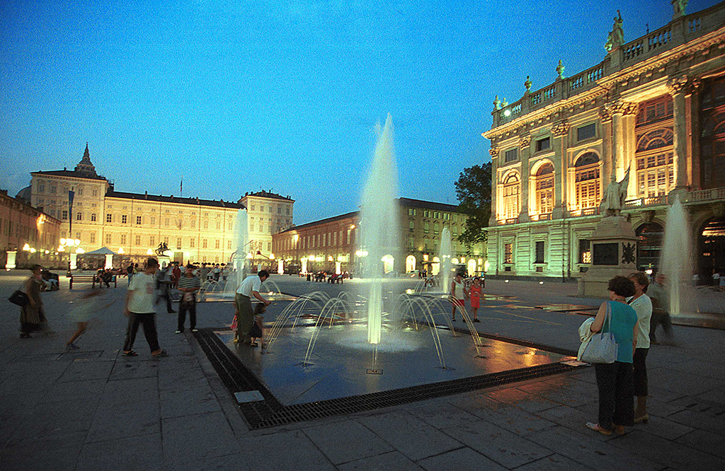 Piazza Castello: in the heart of Turin Piazza Castello: in the heart of Turin